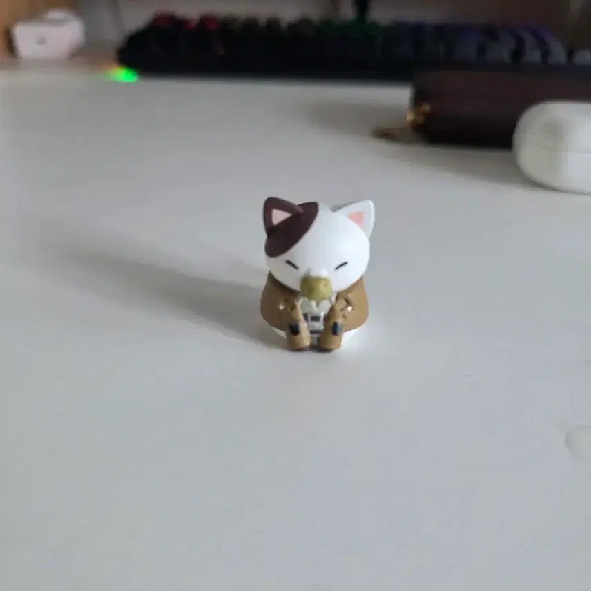[BUNJANG] Attack on Titan Mega Cat Sasha Figure / 진격의 거인 고양이 메가켓 사샤 피규어