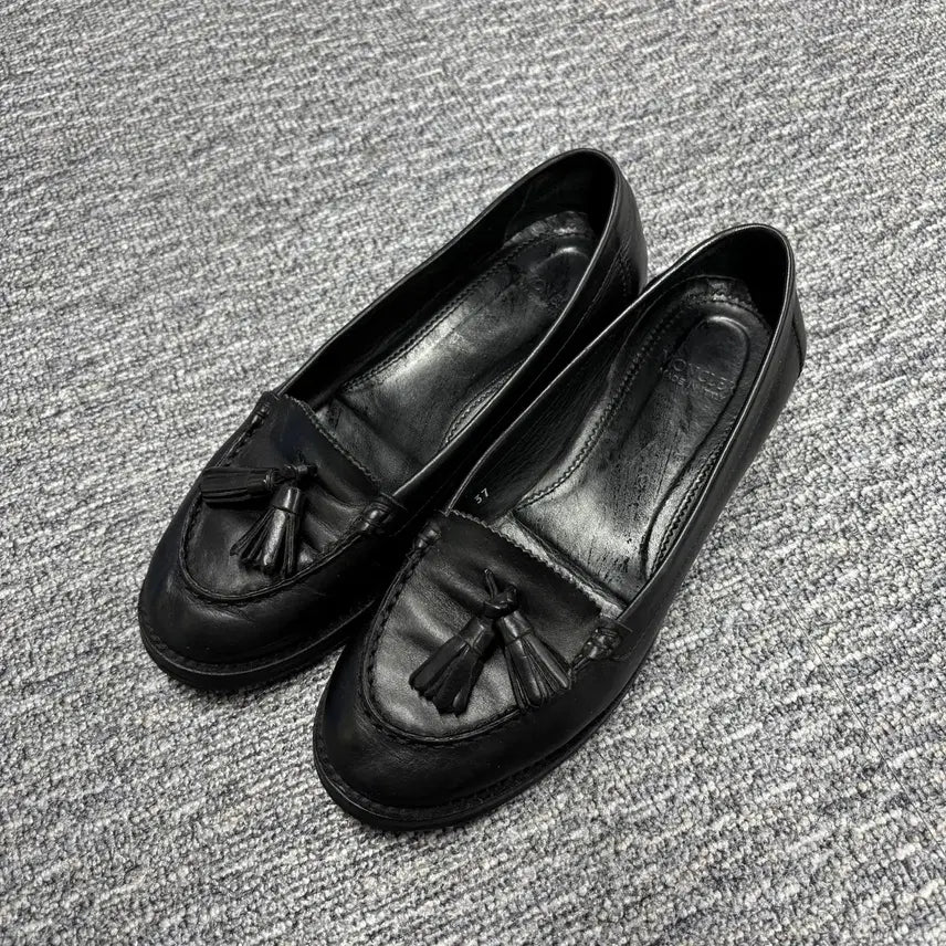 [BUNJANG] Moncler Black Tassel Loafers / 몽클레어 블랙 테슬로퍼