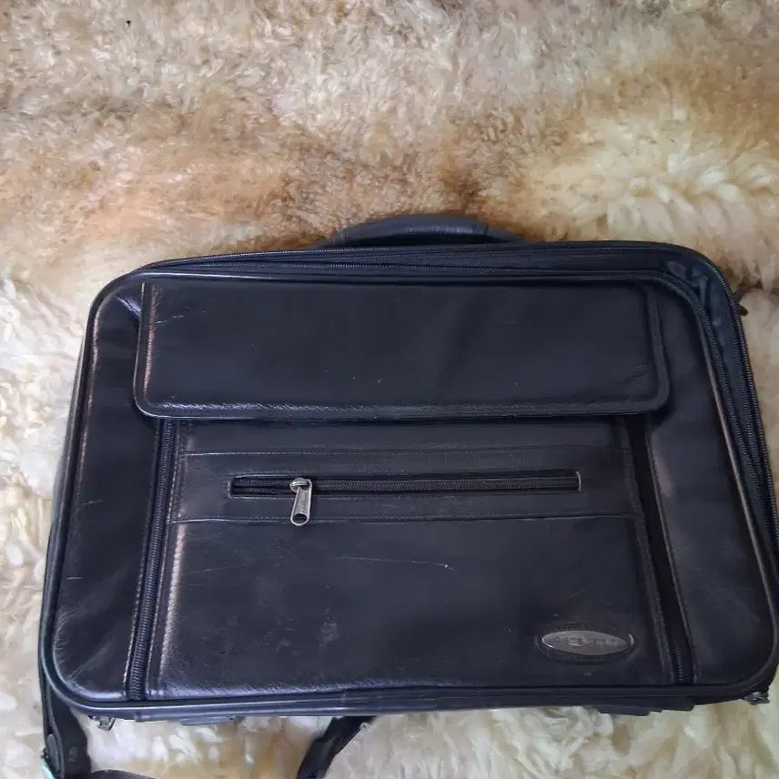 [BUNJANG] Black Leather Briefcase / 블랙 가죽 서류 가방
