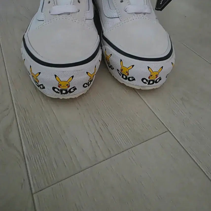 [BUNJANG] Vans Old Skool CDG Pikachu White / 반스 올드스쿨 CDG 피카츄 화이트 230