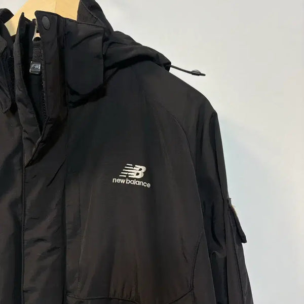 [BUNJANG] New Balance Black Windbreaker Jacket / 뉴발란스 블랙 바람막이