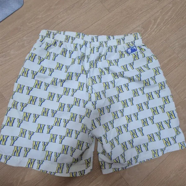 [BUNJANG] New Era Logo Pattern Shorts (Size 55) / 반바지 뉴에라 55