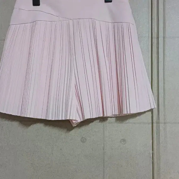 [BUNJANG] Title List Pink Pleated Shorts / 타이틀 리스트 핑크색 플리츠반바지