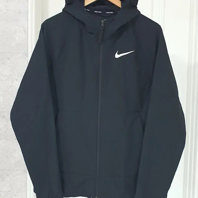 [BUNJANG] Nike Pro Functional Hooded Full-Zip Jacket / 나이키 기능성 프로 후드집업자켓 100