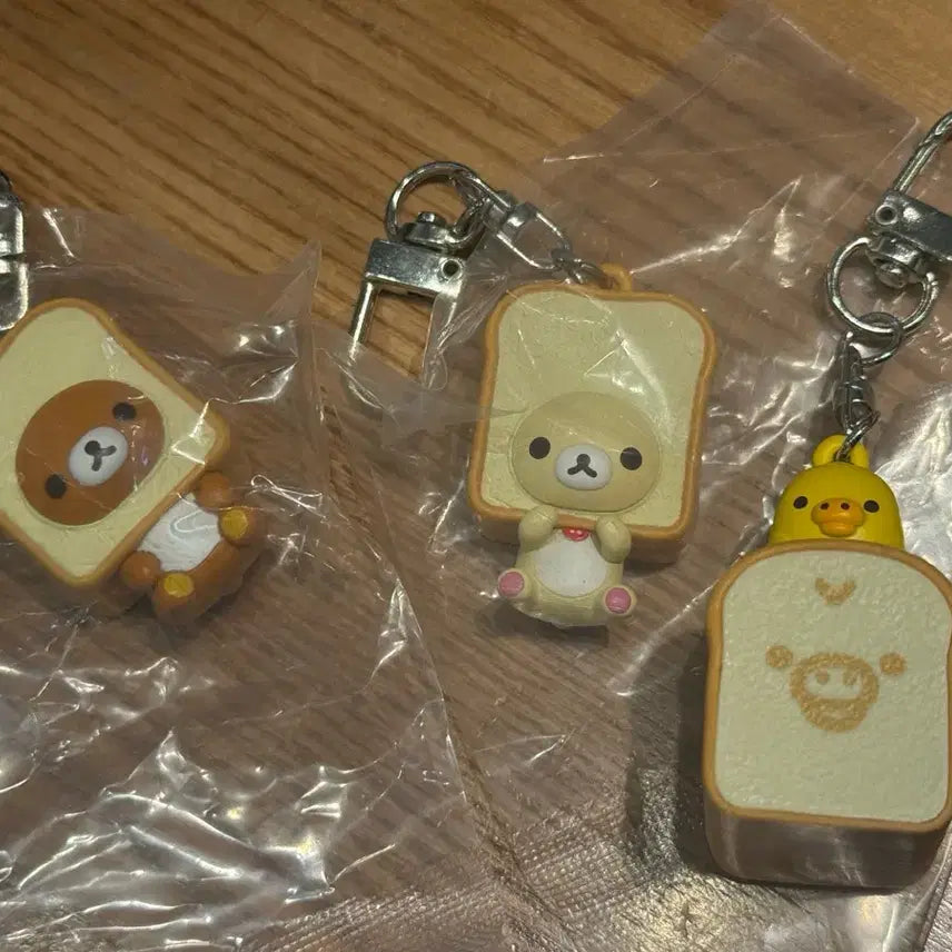 [BUNJANG] Rilakkuma CGV Bread Charm Bundle Set / 리락쿠마 cgv 식빵 빵 키링 일괄 양도 교환