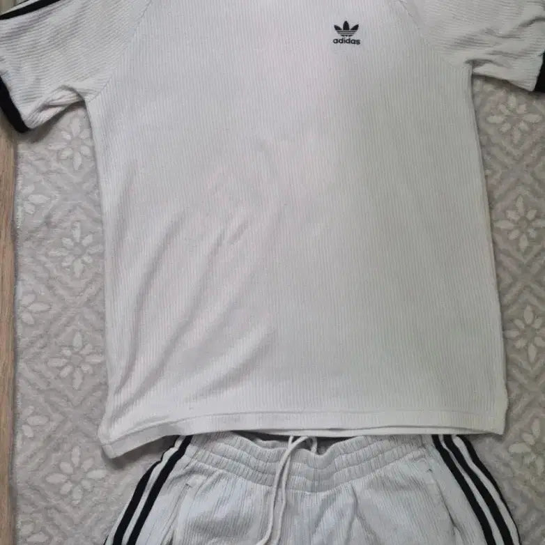 [BUNJANG] Adidas Waffle Short Sleeve Set - Size M / 아디다스 와플 반팔 세트 M