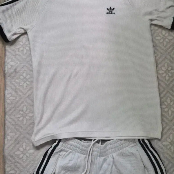 [BUNJANG] Adidas Waffle Short Sleeve Set - Size M / 아디다스 와플 반팔 세트 M