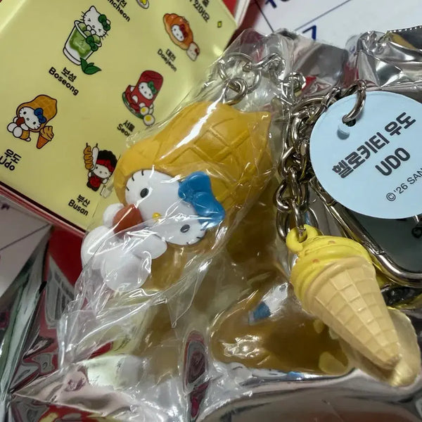 [BUNJANG] Hello Kitty Udo Peanut Figure Keychain / (비닐 미개봉) 올리브영 텐바이텐 헬로키티 키티 지역 피규어 키링 우도 땅콩