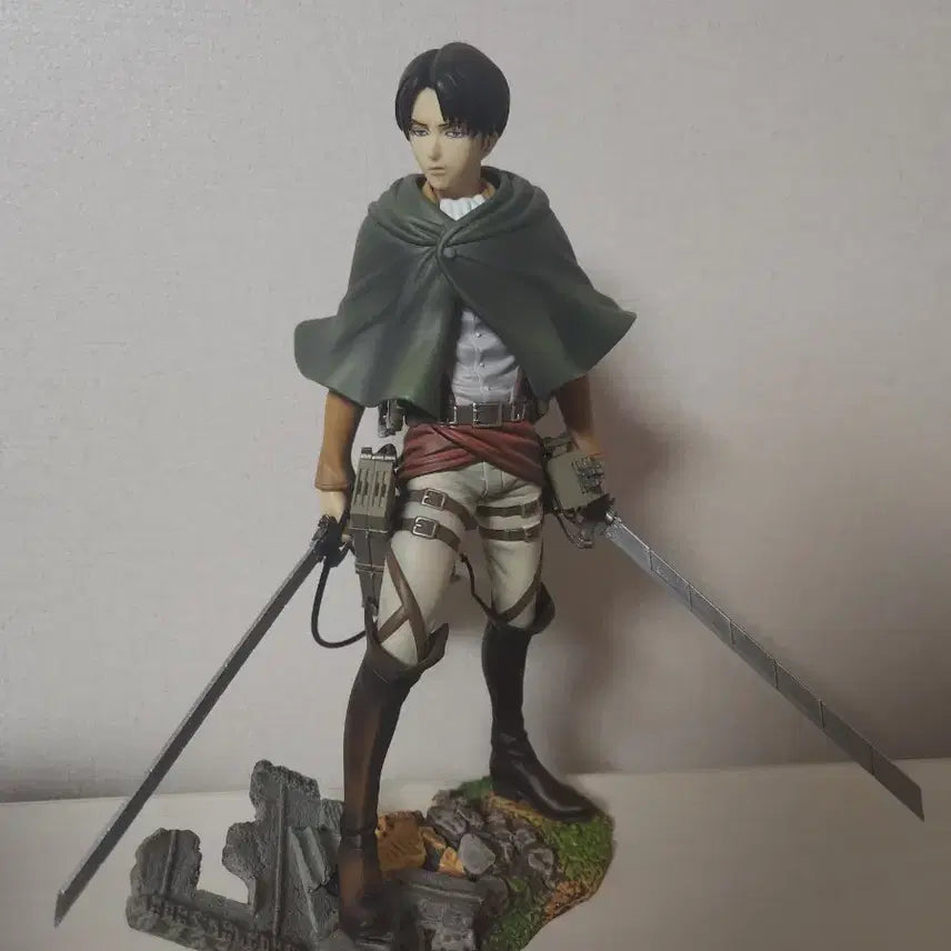 [BUNJANG] Attack on Titan Levi Bravery Acts Figure / 진격의 거인 리바이 브레이브 액트 피규어