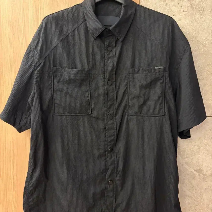 [BUNJANG] JUUN.J Fancy Nylon Ripstop Camping Snap Button Short Sleeve Shirt - Black / (46) SS26 준지 팬시 나일론 립스탑 캠핑 스냅버튼 숏슬리브 셔츠 - 블랙