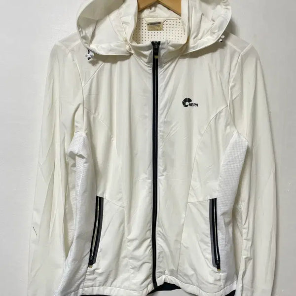 [BUNJANG] NEPA Functional Stretch Windbreaker Jacket / 55-66 NEPA 네파 기능성 스판 바람막이 자켓 정품