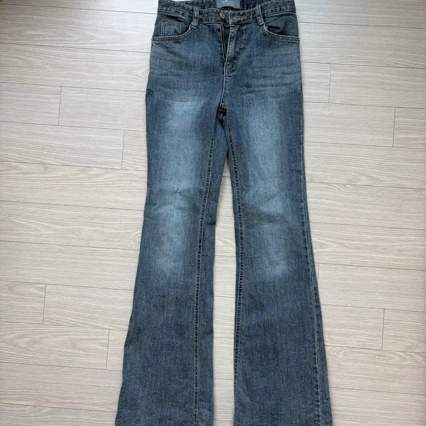 [BUNJANG] Women's Washed Bootcut Jeans / 여성 부츠컷 바지 청바지 워싱