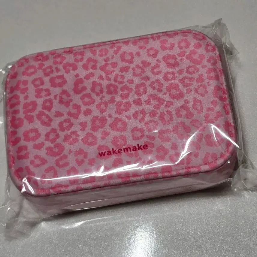 [BUNJANG] WAKEMAKE Hello Kitty Leopard Accessory Box / 웨이크메이크 헬로키티 악세서리함