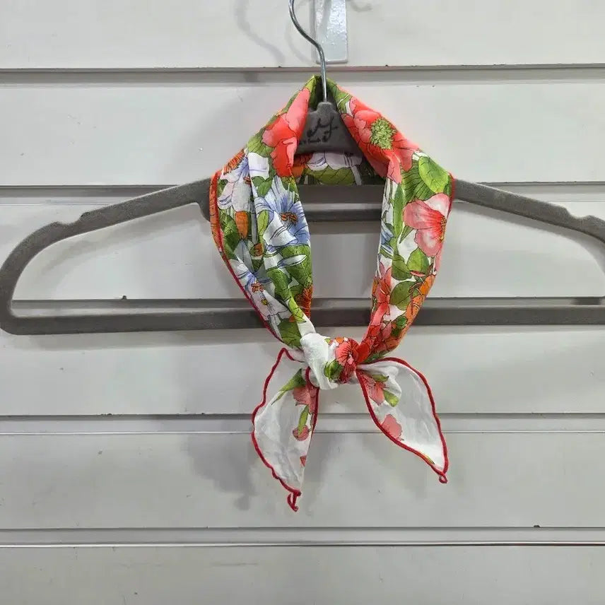 [BUNJANG] Flower Mini Bandana Scarf / 플라워  미니 삼각 스카프/보물찾기천사