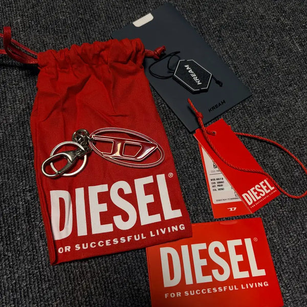 [BUNJANG] Diesel Holly-B Keychain Red / 디젤 홀리-B 키링 레드