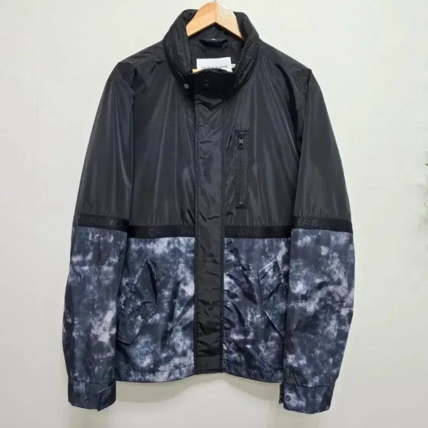 [BUNJANG] Calvin Klein Hooded Windbreaker Jacket / 캘빈클라인  후드 바람막이