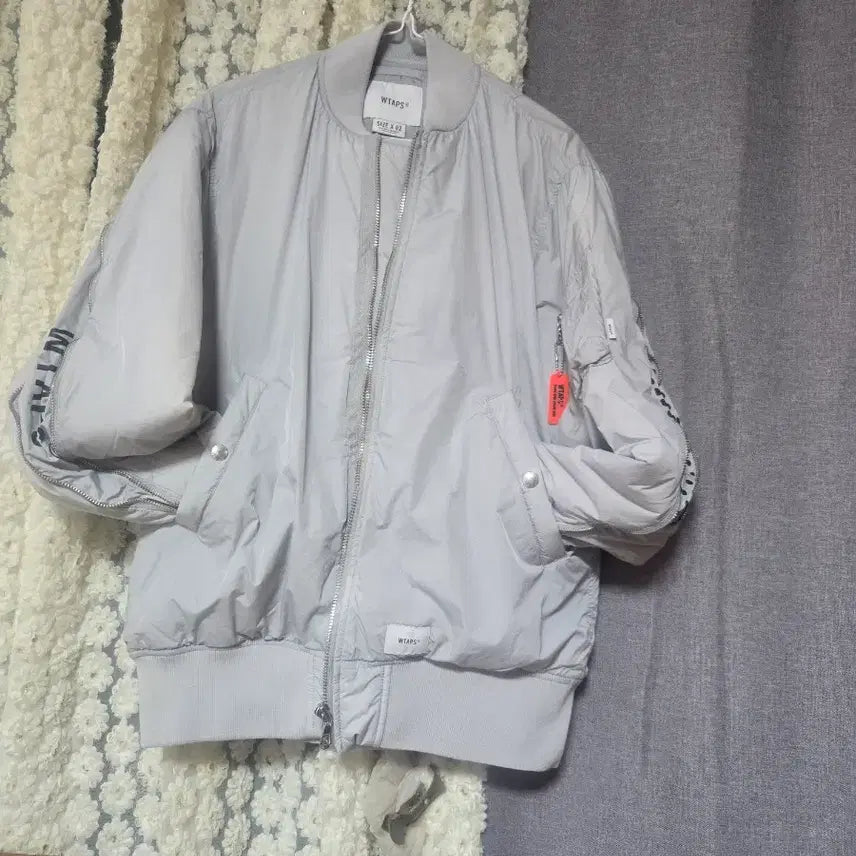 [BUNJANG] WTAPS Light Grey Bomber Jacket / WTAPS 봄버 자켓 라이트 그레이