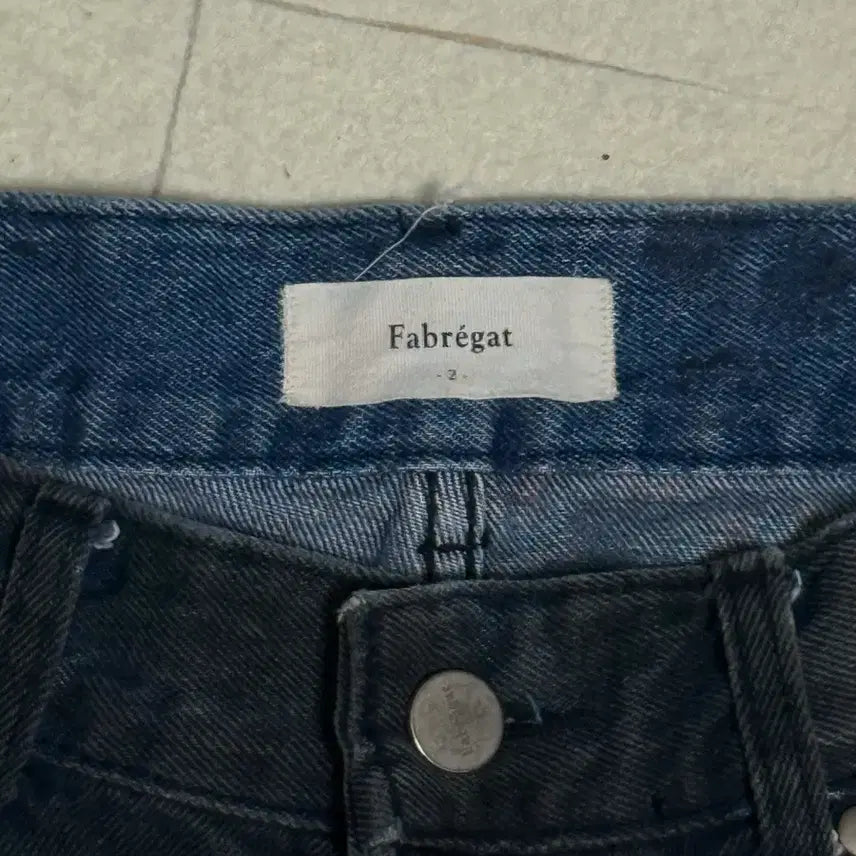 [BUNJANG] Fabrega Dusty Spray Denim Pants Size 2 / 파브레가 더스티 스프레이  데님 팬츠 2