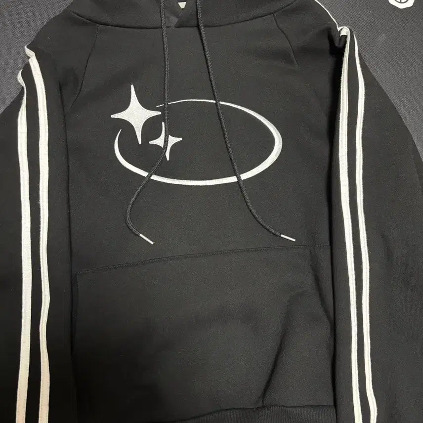 [BUNJANG] Cross dressing Big Star Hoodie Black / 크로스드레슬리 빅스타후드티 블랙(정가 79000원)