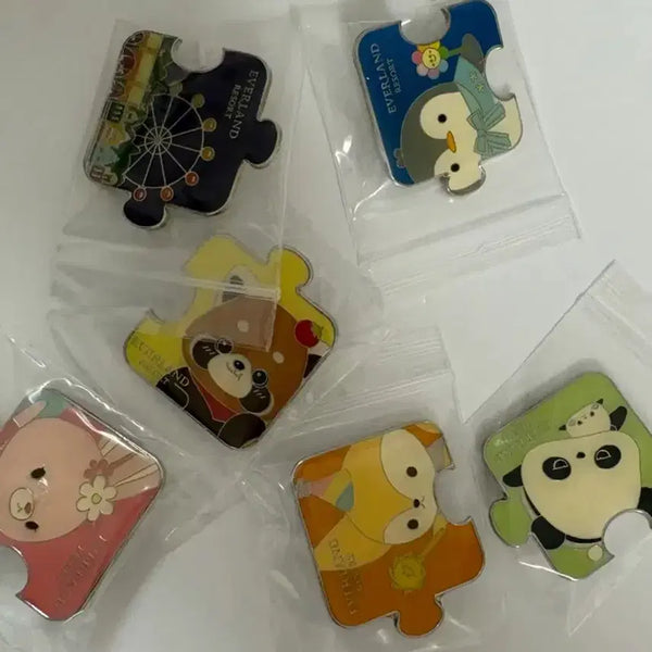 [BUNJANG] Everland Fubao Zootopia Random Badge / 에버랜드 푸바오 주토피아 랜덤 배지