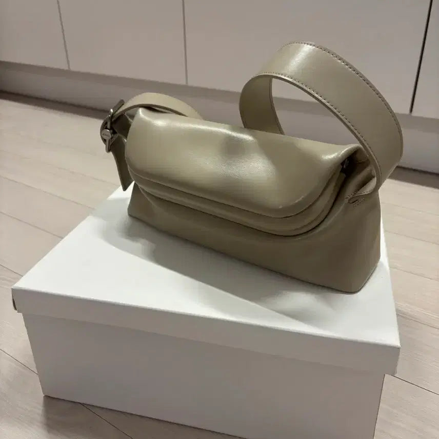 [BUNJANG] Osoi Folder Brot Bag Beige Grey / 오소이 osoi FOLDER BROT(정가 329,000원)
