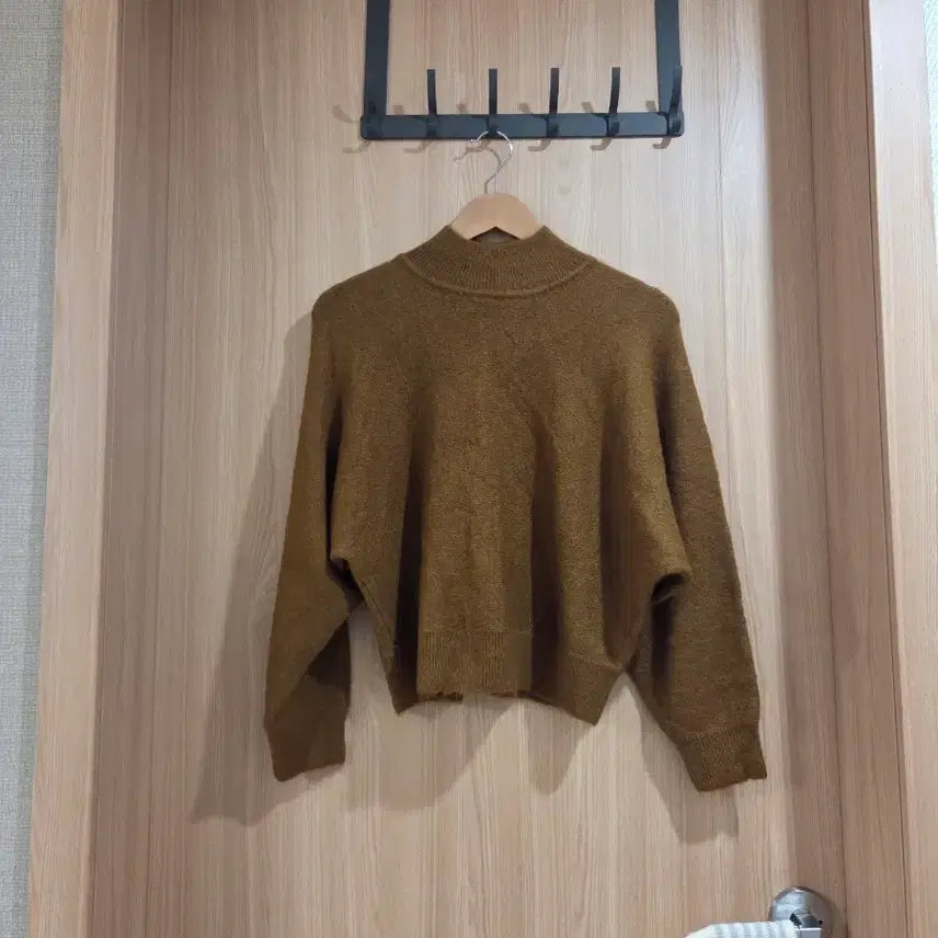[BUNJANG] Brown Turtleneck Sweater / 겨울 목폴라 스웨터 브라운 (새옷)