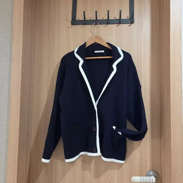 [BUNJANG] Navy Color Block Knit Cardigan / 네이비 배색 가디건