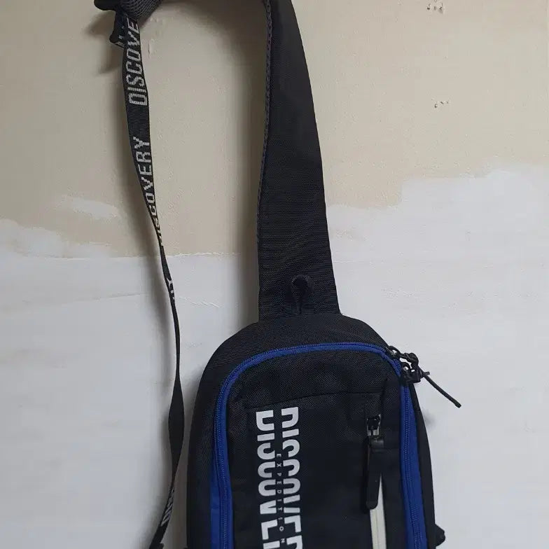 [BUNJANG] Discovery Expedition Mini Sling Bag / 디스커버리 익스페디션 미니 슬링백