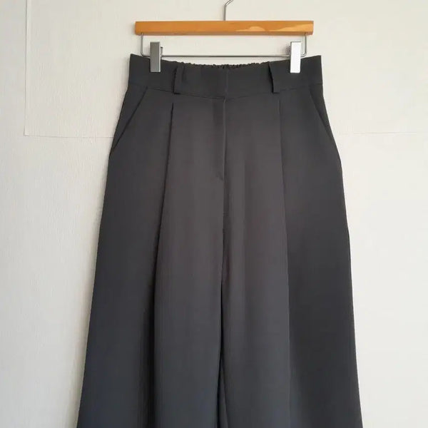 [BUNJANG] Charcoal Wide-Leg Slacks / 차콜색원핀턱와이드 슬랙스