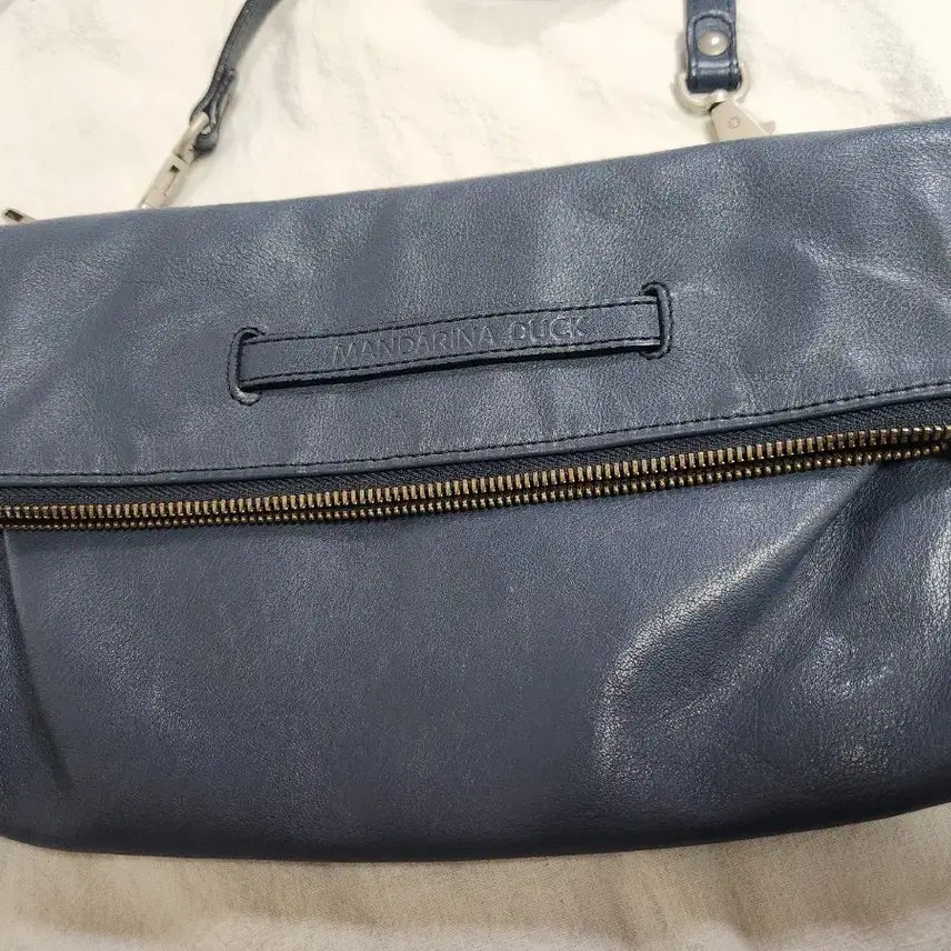 [BUNJANG] Mandarina Duck Leather Shoulder Bag / 만다리나덕 가죽 숄더백