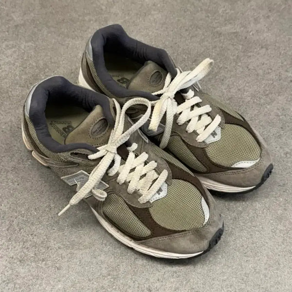 [BUNJANG] New Balance 2002 Sneakers 245 / [정가 12만원] 뉴발란스 2002 스니커즈 245