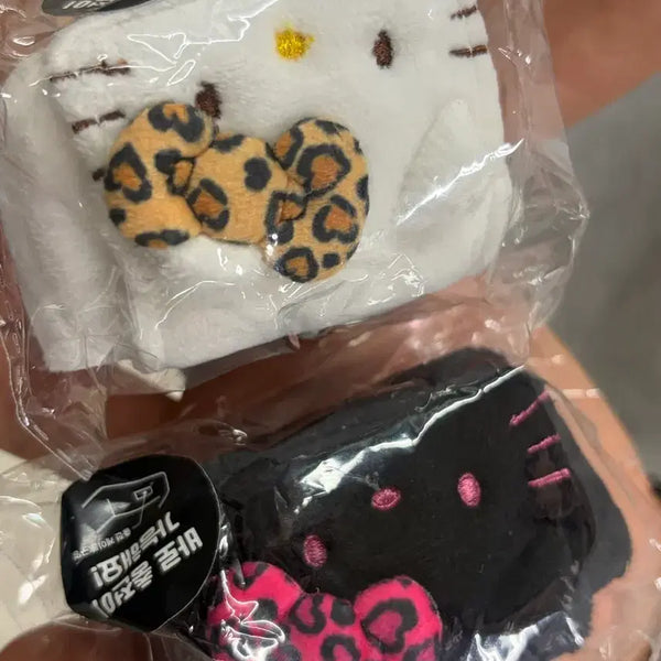 [BUNJANG] Sanrio Hello Kitty Keycap AirPods Case Charm / 산리오 헬로키티 키캡 인형 에어팟 케이스 키링 처분 판매합니다