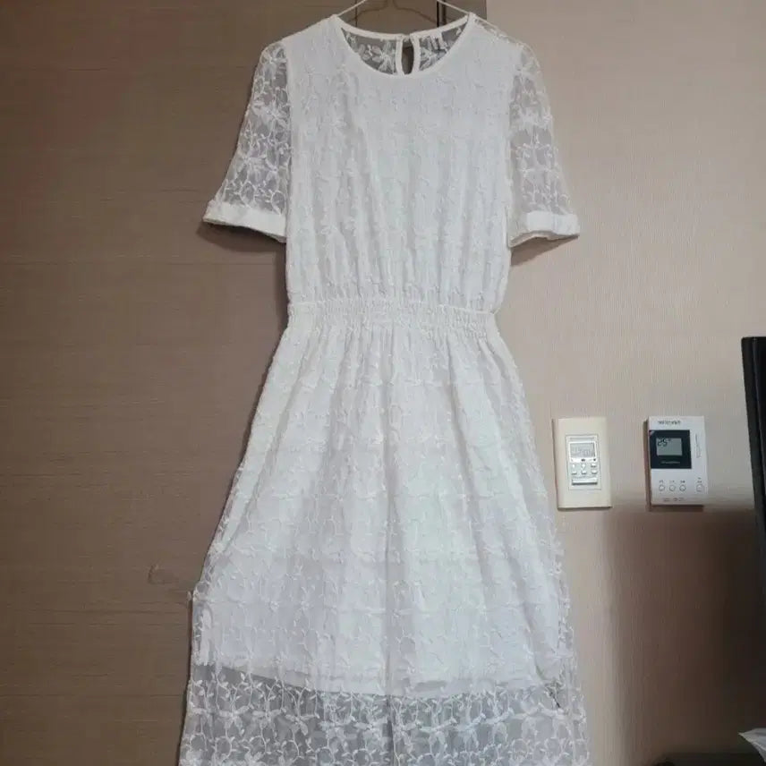 [BUNJANG] White Lace Short Sleeve Dress / 완전새거레이스 반팔 원피스 화이트