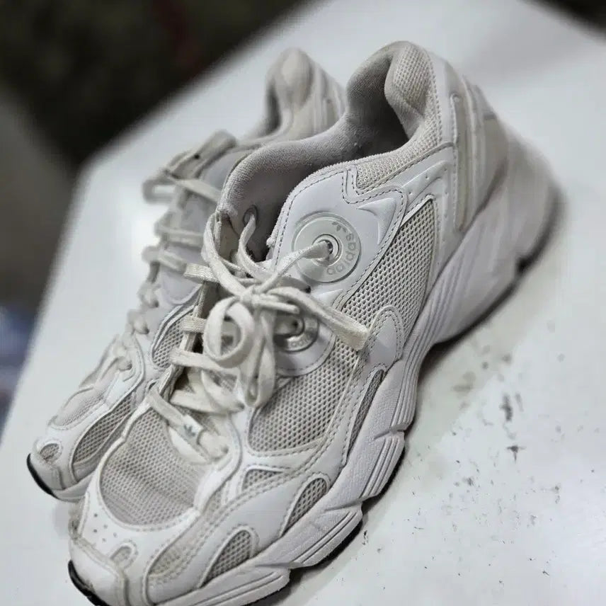 [BUNJANG] Adidas Original Sneakers White 260 / 아디다스 운동화 화이트260
