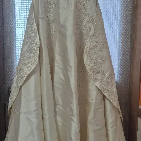 [BUNJANG] Ivory Silk Lace Wedding Dress / 웨딩드레스 아이보리 실크 레이스 팝니다