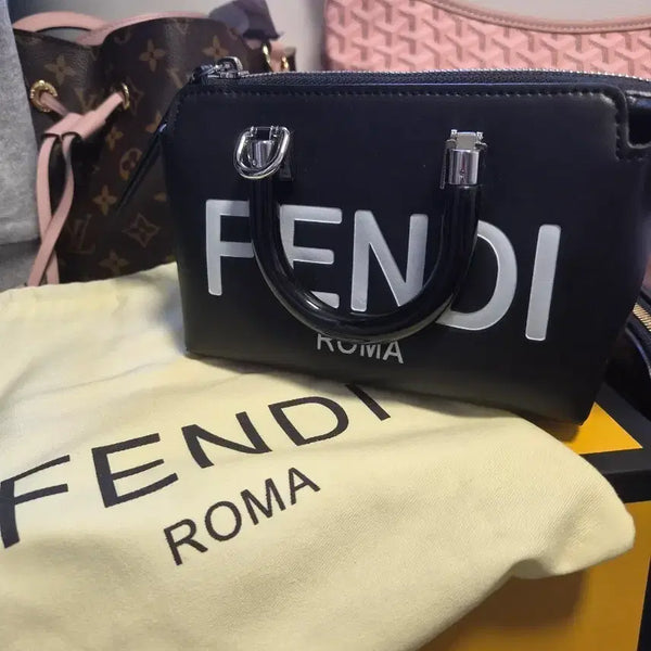 [BUNJANG] Fendi Black Logo Tote Bag / 펜디 블랙 로고 토트백