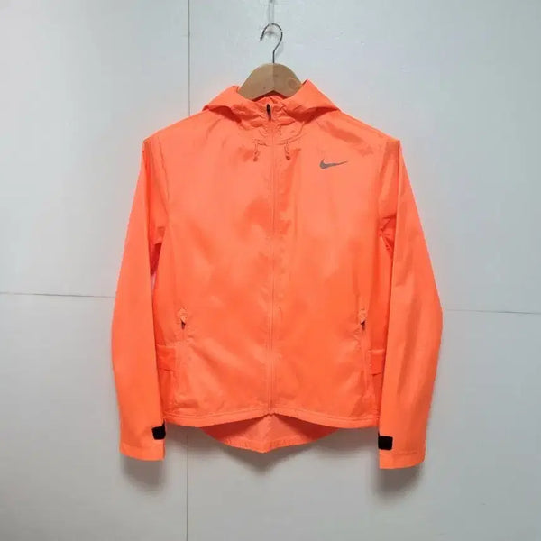 [BUNJANG] Nike Essential Lightweight Windbreaker / 여성 나이키 에센셜 야간 러닝 러닝복 런닝복 트레이닝복 경량 바람막이