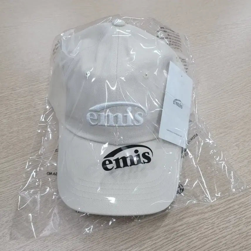 [BUNJANG] Emis Ball Cap Hat Ivory / 이미스 볼캡 모자 아이보리