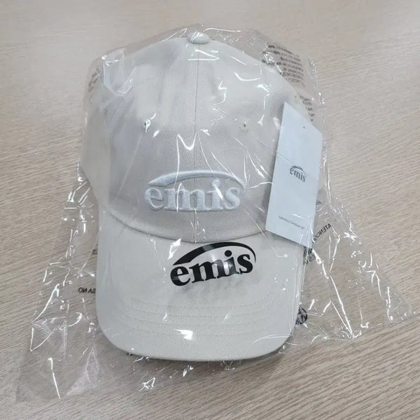 [BUNJANG] Emis Ball Cap Hat Ivory / 이미스 볼캡 모자 아이보리
