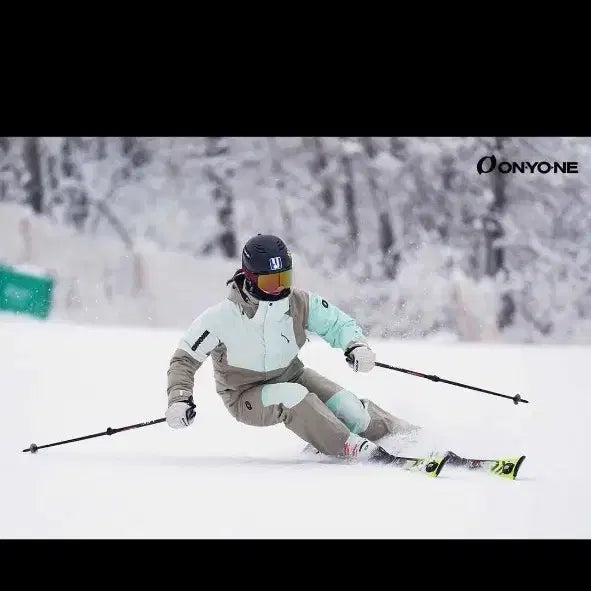 [BUNJANG] Onyone 24/25 Ski Suit - Beige/Mint, Size M / 온요네 24/25 스키복