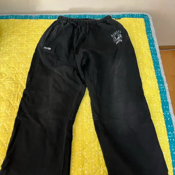 [BUNJANG] Poleritu PE Graphic Sweatpants / 폴리테루 PE 그래픽 스웻팬츠 3