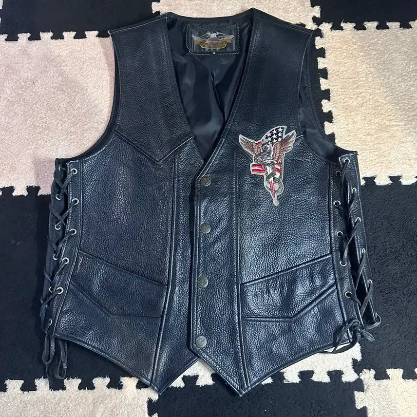 [BUNJANG] Harley-Davidson Eagle Dagger Embroidered Lace-Up Leather Vest / [정품/Vintage] 할리데이비슨 독수리/단검자수 레이스업 레더 베스트