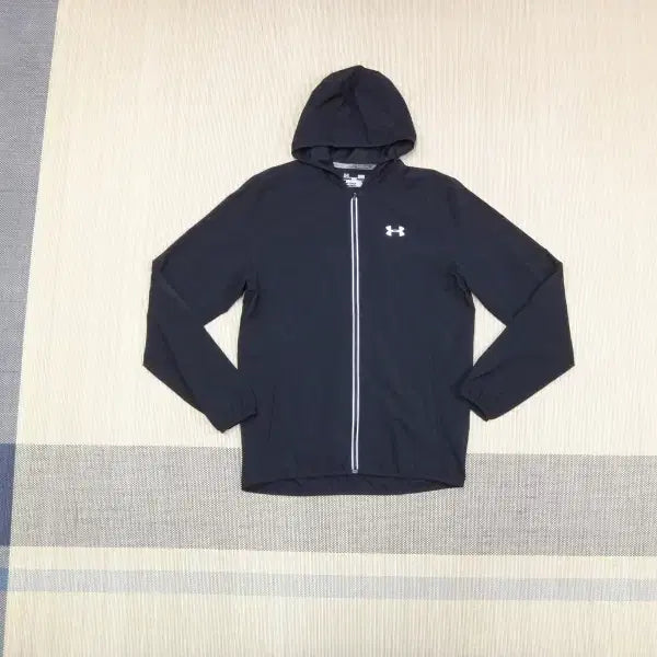 [BUNJANG] Under Armour Men's Launch Jacket (L) / (L) 언더아머 D 언더아머 론치 재킷(BK)