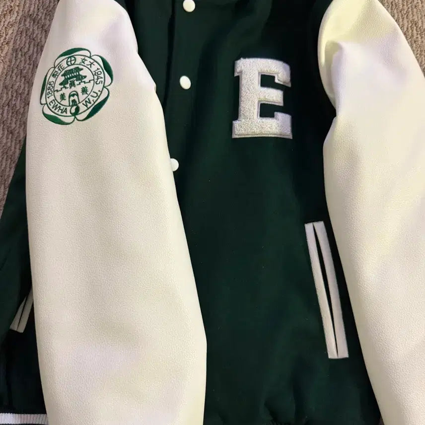 [BUNJANG] Ewha Womans University Varsity Jacket M Size / 이대 잠바 판매