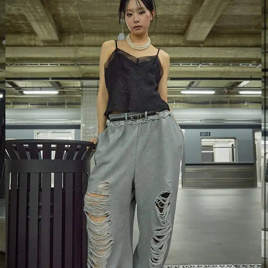 [BUNJANG] Fadeout Scratch Damage Sweatpants Grey M / 페이더먼트 스크래치 데미지 스웨트 팬츠 그레이m