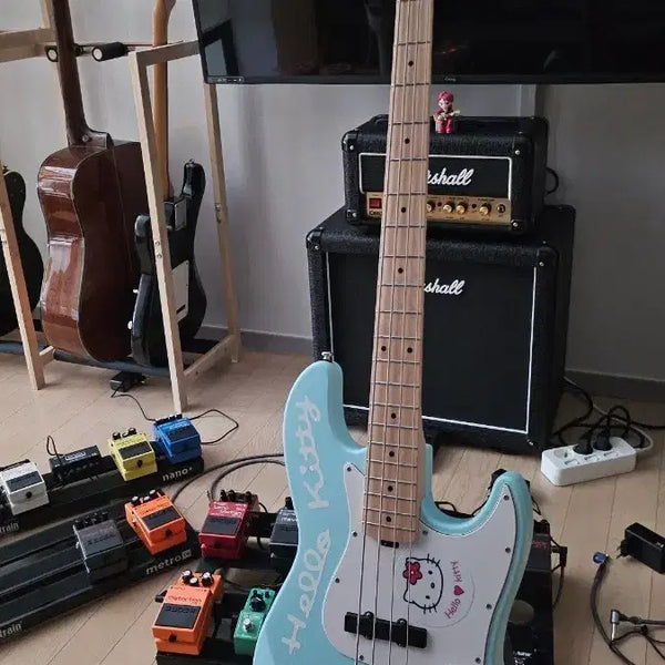 [BUNJANG] ESP Decal Custom Hello Kitty Bass Guitar / 헥스 베이스 기타 ESP데칼 헬로키티 펜더 깁슨 이펙터