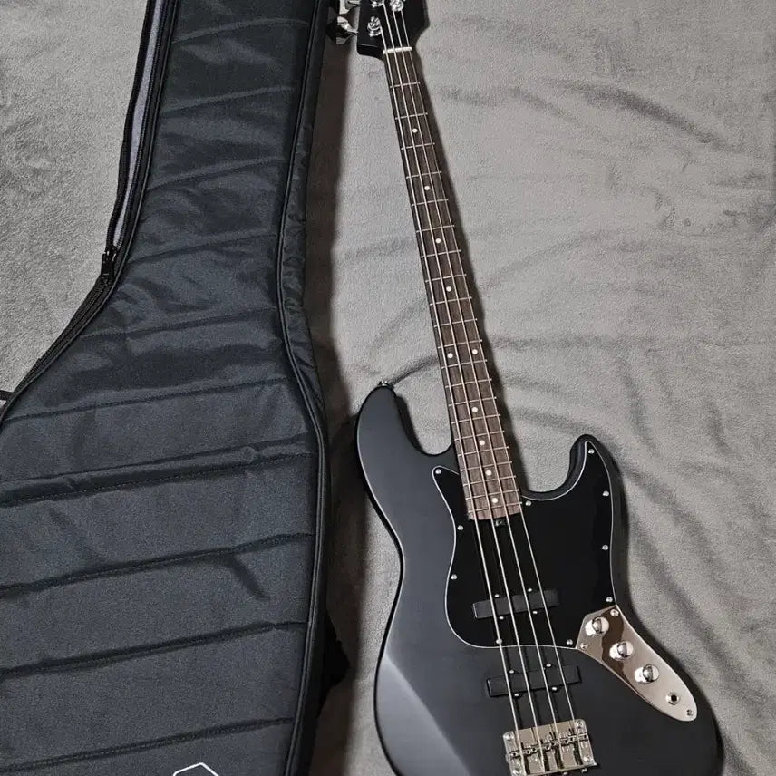 [BUNJANG] HEX B100 Bass Guitar Matte Black / 헥스 B100 베이스기타 무광블랙