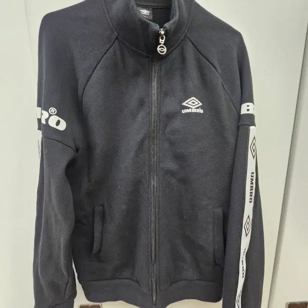 [BUNJANG] Umbro Black Zip-Up Training Jacket / 엄브로 집업 트레이닝 자켓 블랙