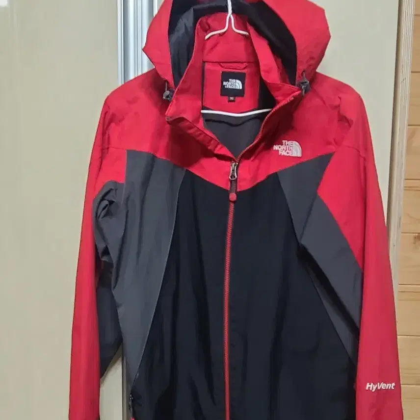 [BUNJANG] The North Face HyVent Windbreaker Red/Black / 노스페이스 바람막이 레드/블랙 HyVent:새거나같아요