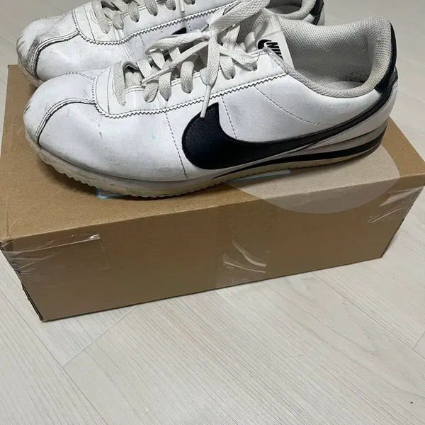 [BUNJANG] Nike Cortez White Black (275mm) / 나이키 코르테즈 275 흰검